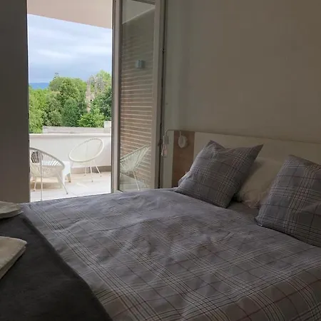 Apartment Gurrus Star